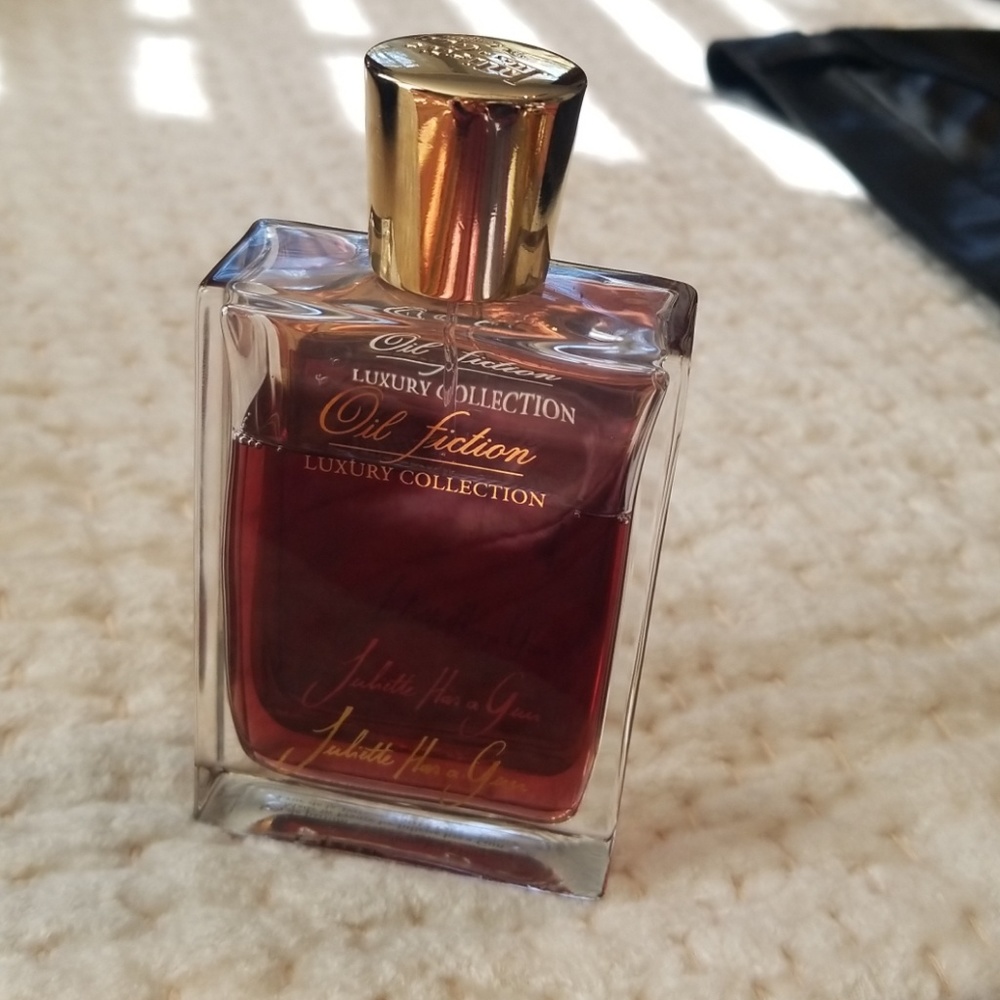 Oil fiction juliette has a gun parfum spray